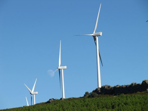 wind-turbine-957438_1920 electricity storage